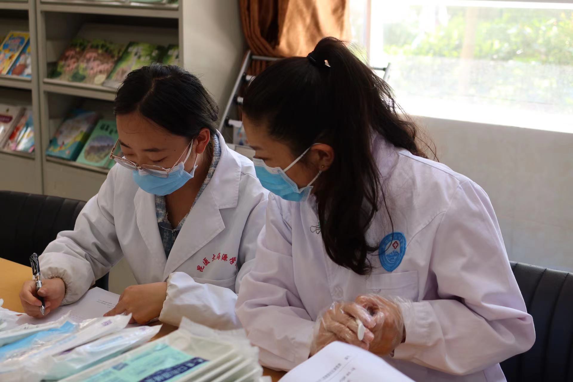 市医院口腔科走进祥和学校开展健康科普 疾病筛查  守护孩子的口腔健康 (6).jpg