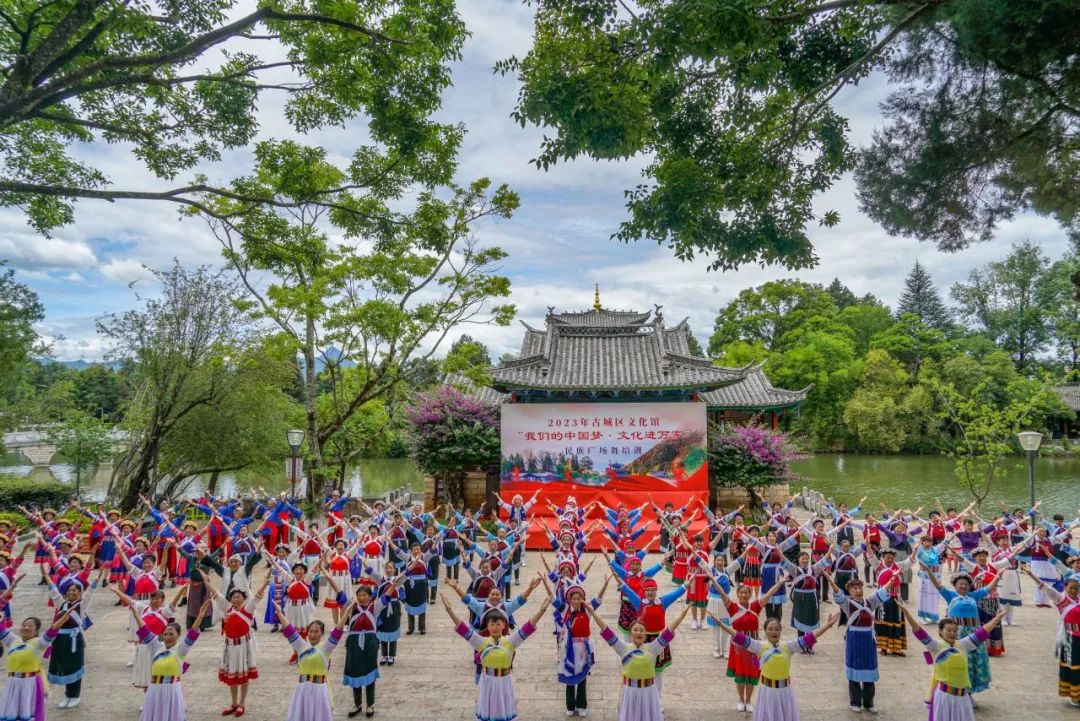 古城区文化馆举行民族广场舞培训-我们的中国梦 ·文化进万家 (7).jpg