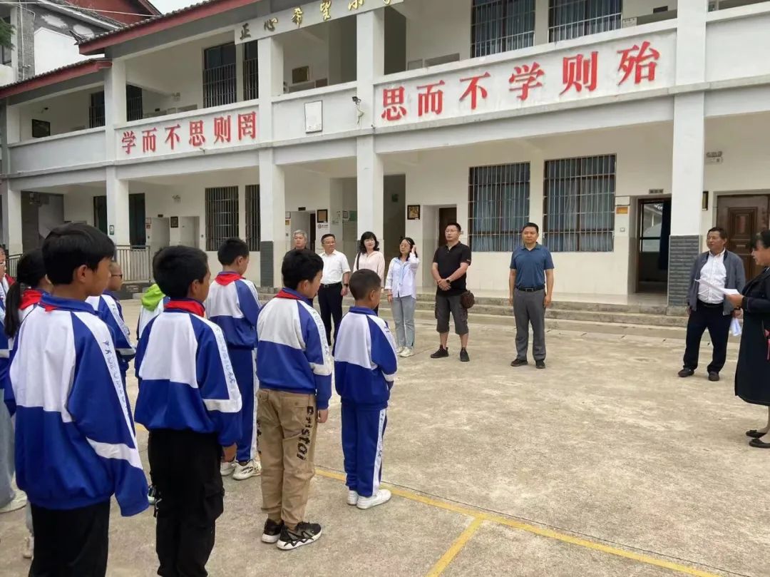 西门子医疗工会关爱贫困学子，玉龙白沙完小迎来新的希望 (2).jpg