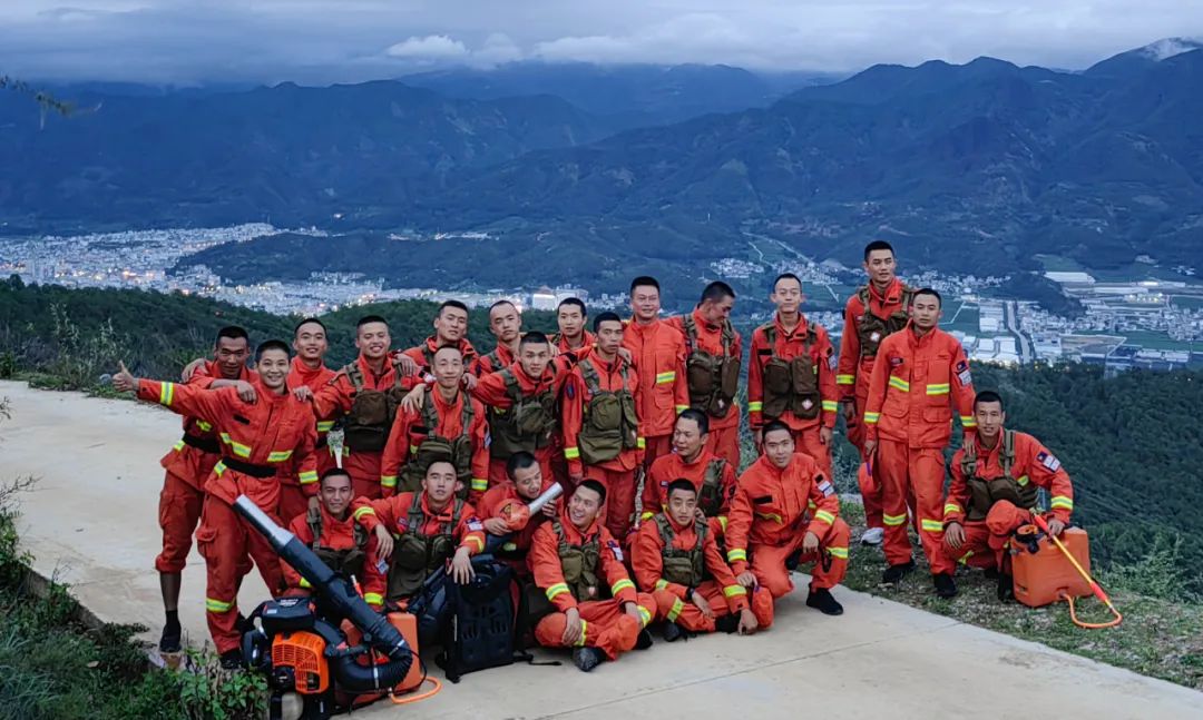 “火焰蓝”比武倒计时!丽江森林消防员备战中 (2).jpg