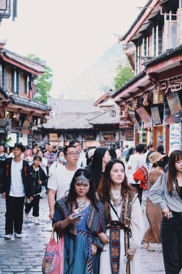 丽江古城暑期准备丰富多彩文化“大餐”  提升游客旅游体验 (7).jpg