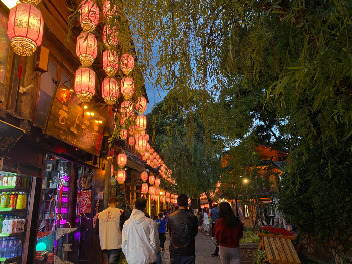 丽江古城暑期准备丰富多彩文化“大餐”  提升游客旅游体验 (9).jpg