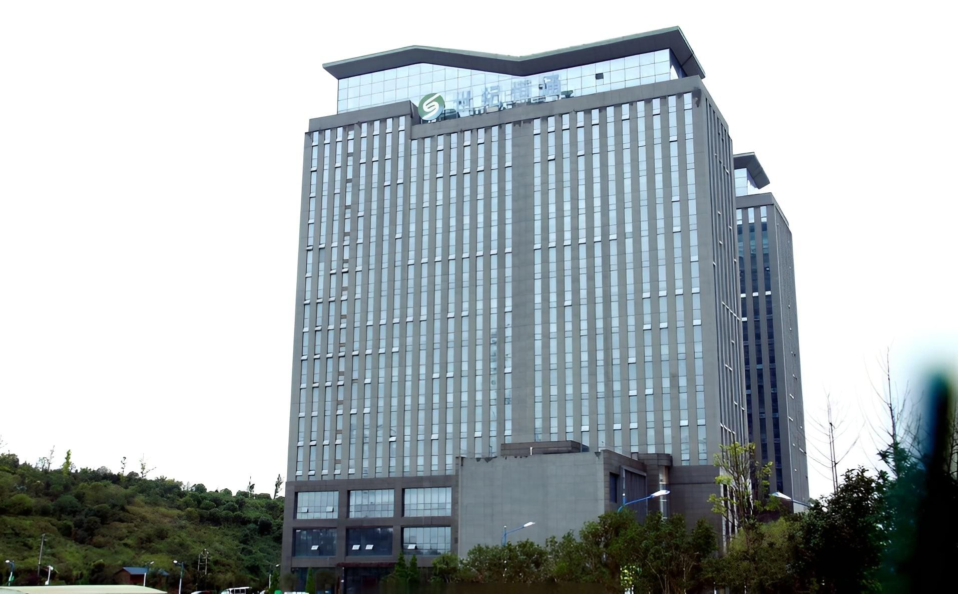 丽江两位大富豪 其中一位半年暴涨128亿 他靠的什么？2.jpg