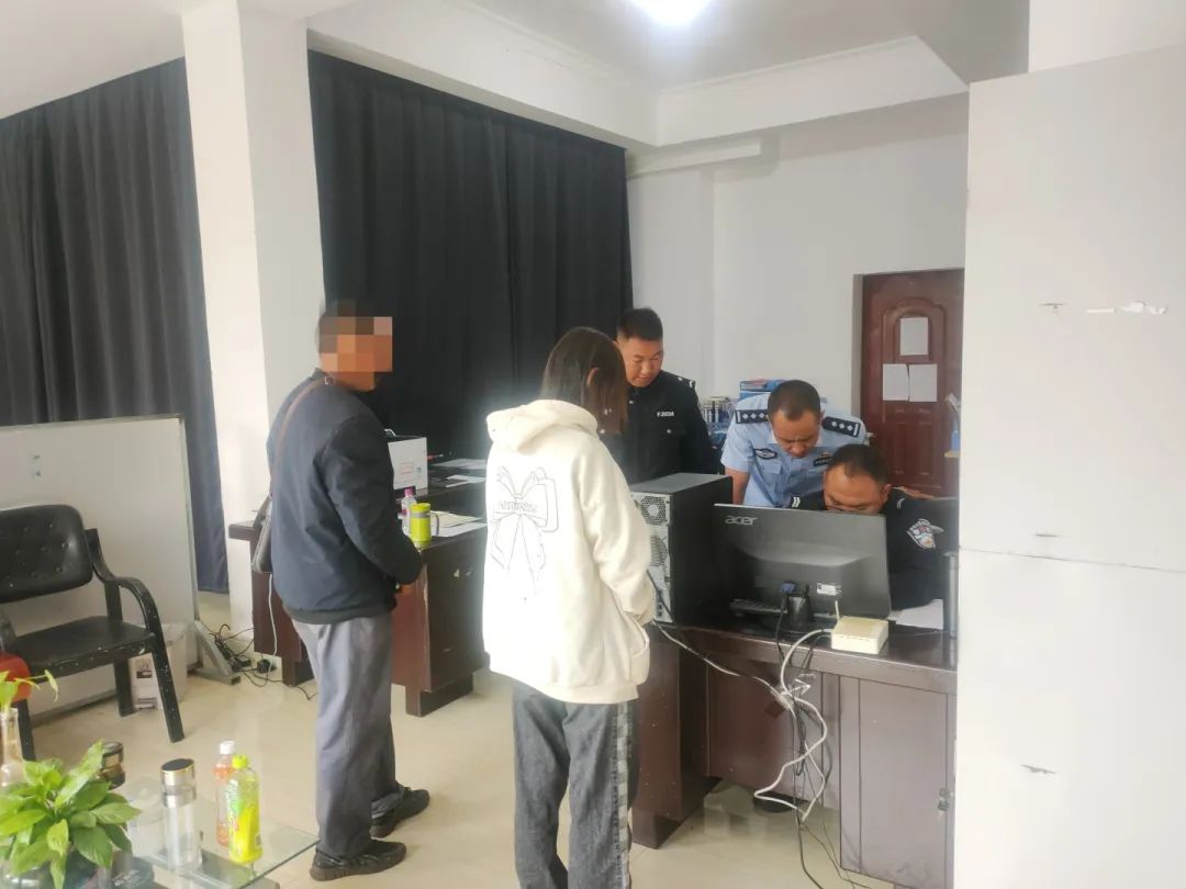 永胜：孩子拿爷爷的手机给主播打赏一千多块 女儿把社保卡的工资转给别人2.jpg