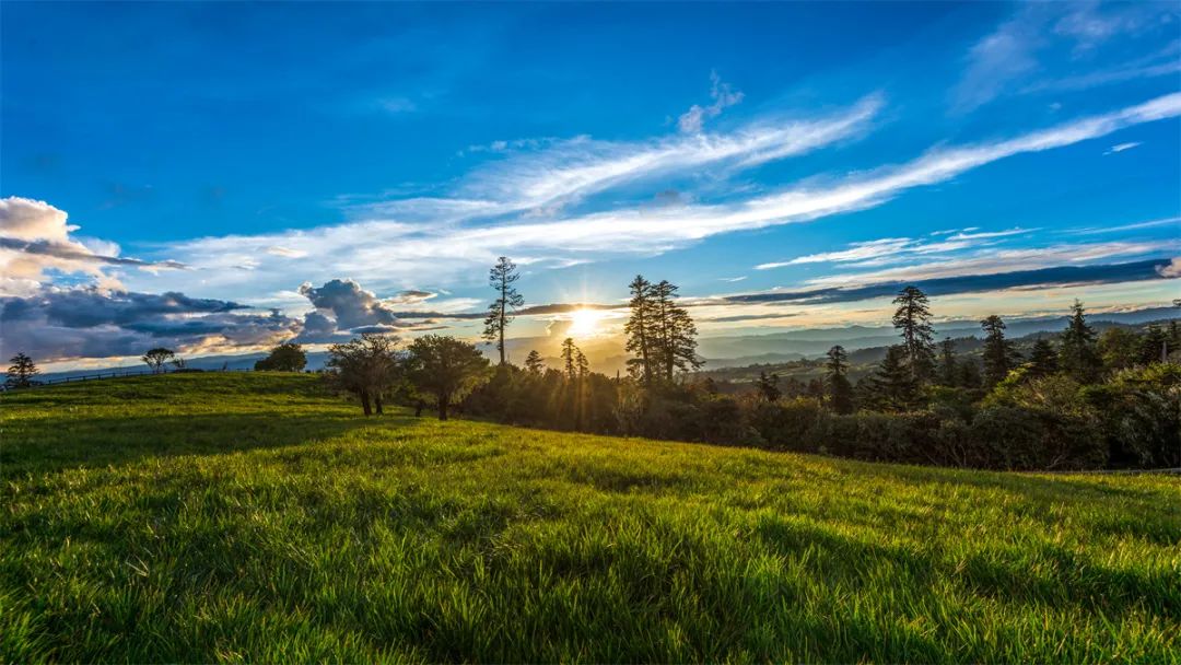 老君山格拉丹景区29号开园 门票70观光车单程70元.jpg