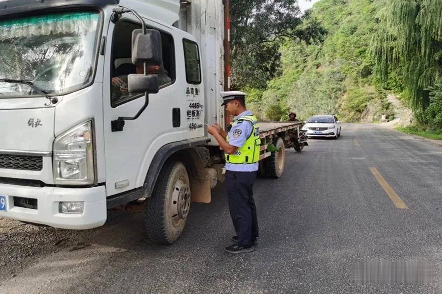 丽江交警查处货车非法改装交通违法行为605起 (2).jpg