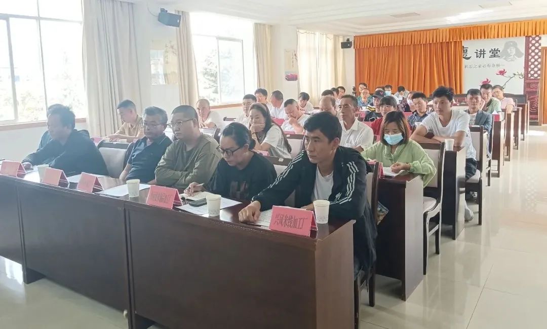 丽江市市场监管局约谈32家米线面条产品生产单位负责人，要求加强食品安全管理 (2).jpg