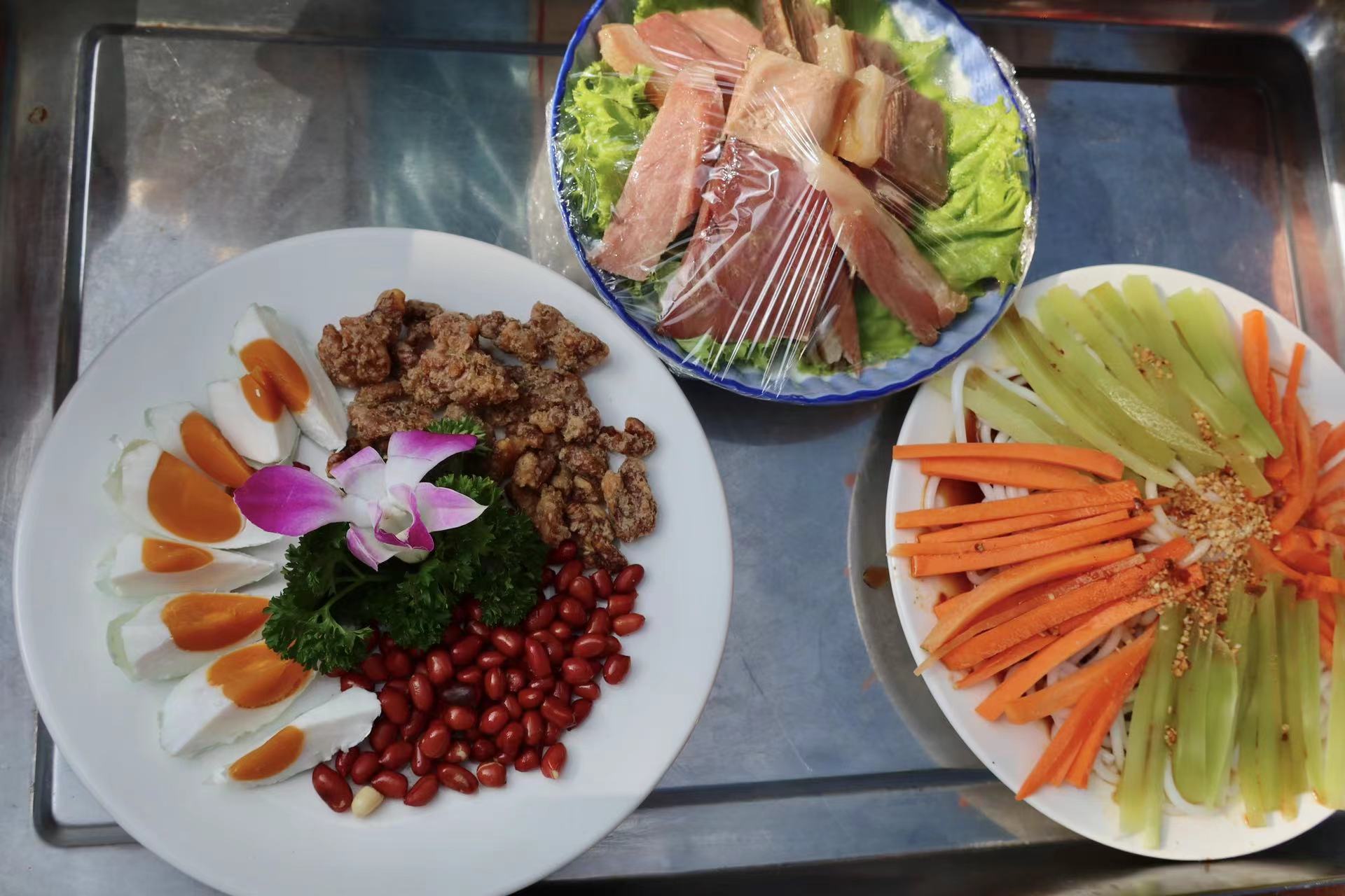 跳起来 燃起来！在丽江古城过火把节不要太火热！ (6).jpg