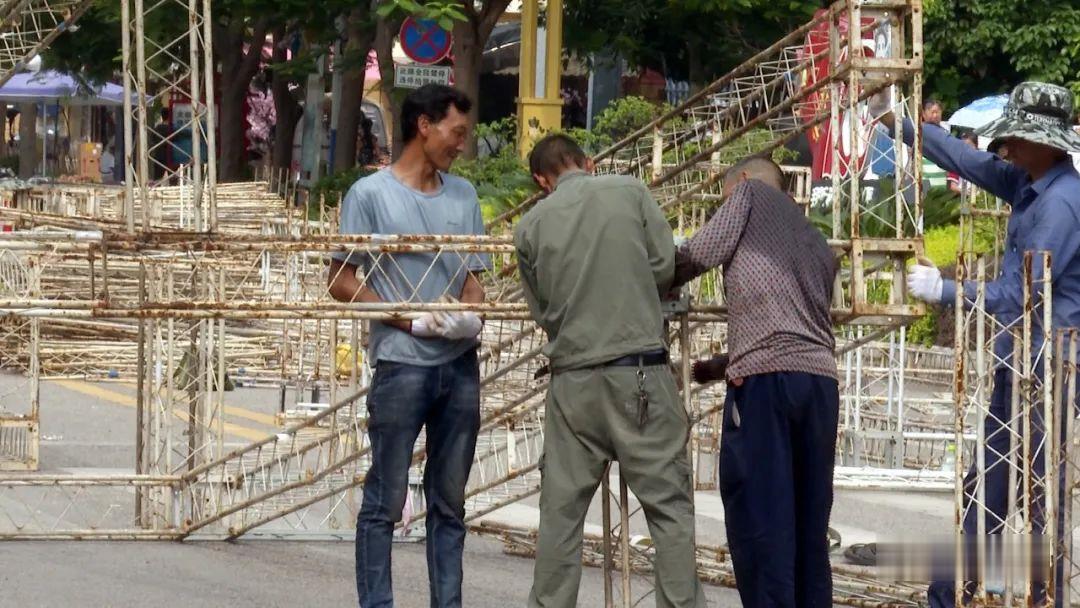 华坪芒果文化节筹备中，特色商品展销即将开展 (4).jpg