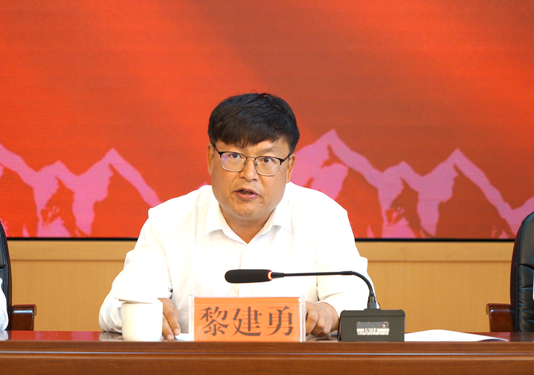 宁蒗县全社会固定资产投资突破百亿元大关  达到102.3亿元 (4).jpg