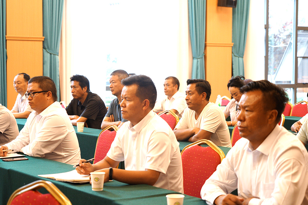 宁蒗县全社会固定资产投资突破百亿元大关  达到102.3亿元 (5).jpg