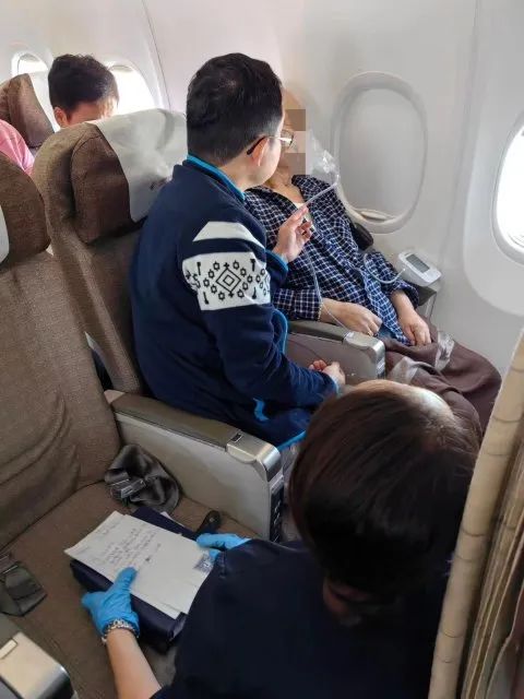 突发！上海飞丽江航班紧急备降长沙 (2).jpg