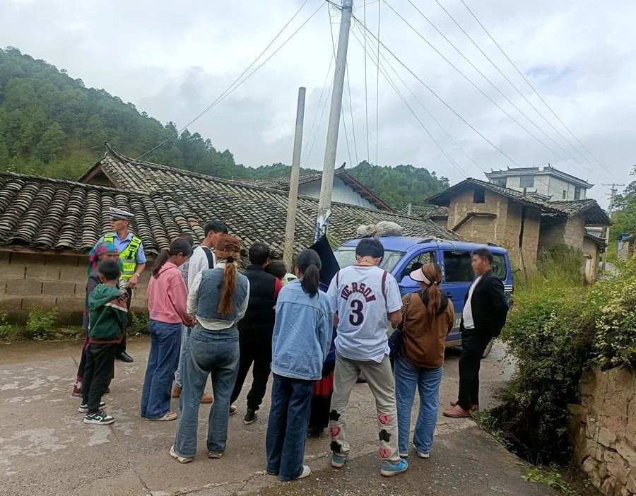 今年以来宁蒗这家客运企业所属驾驶员实施超员违法竟已有37起 (1).jpg