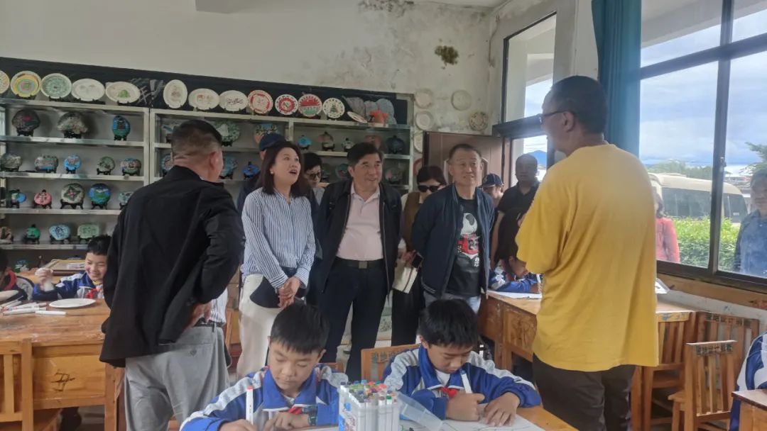 上海杨浦区教育局调研玉龙县教育发展，加强沪滇教育合作.jpg