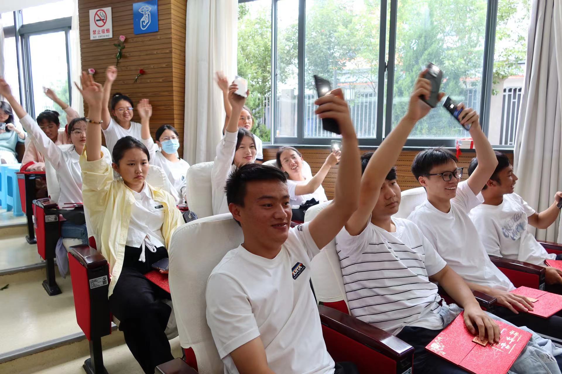 是医师也是教师 丽江市人民医院举行2023 年教师节活动 (4).jpg