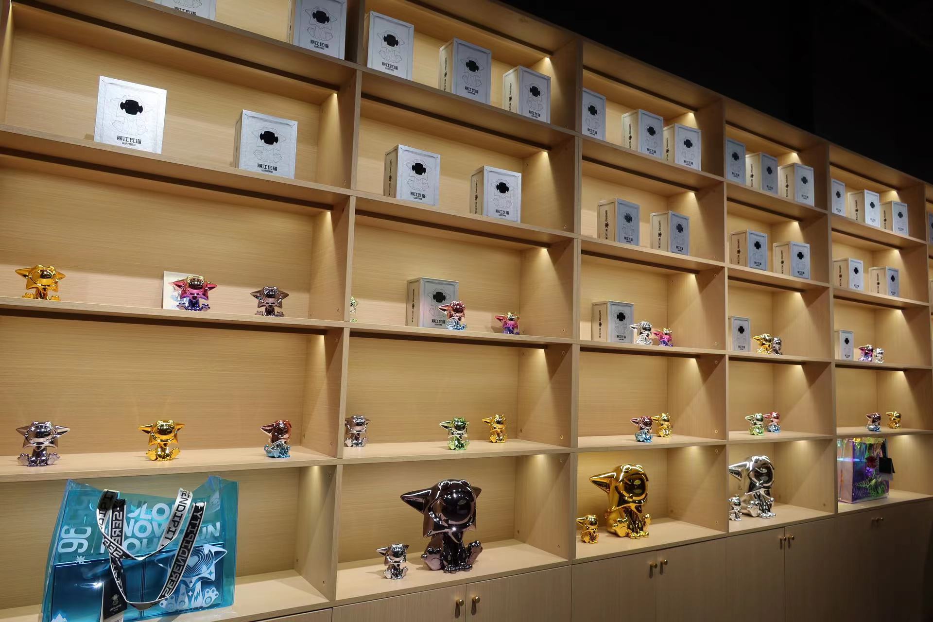 首届“丽江雪山论坛”举行  以数字农文旅对话绿色金融 (6).jpg