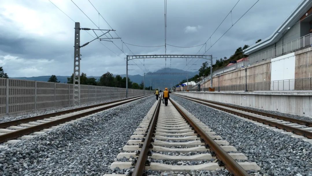 滇藏铁路丽香段预计年内通车 (2).jpg