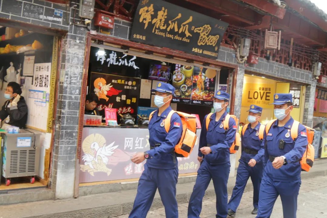 火焰蓝的使命：致敬消防英雄的平凡与伟大 (4).jpg