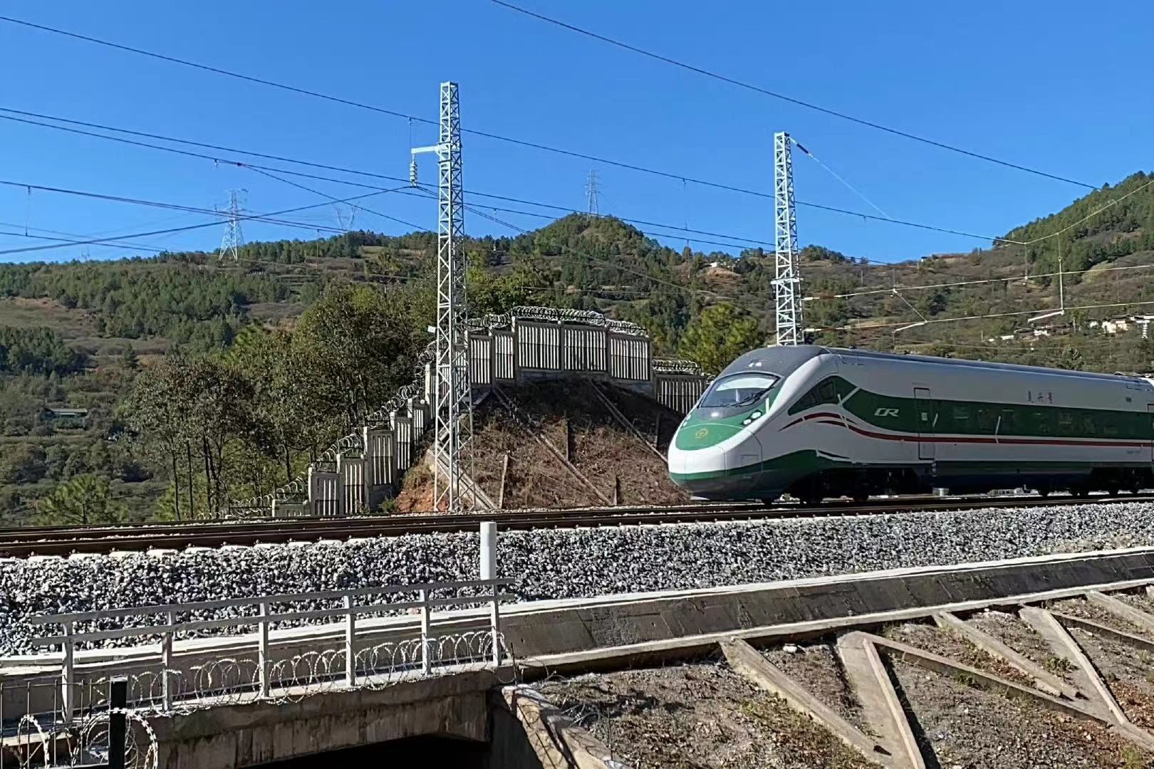 时间定了！丽香铁路11月26日开通运营，两地间最快1小时18分可达 (3).jpg