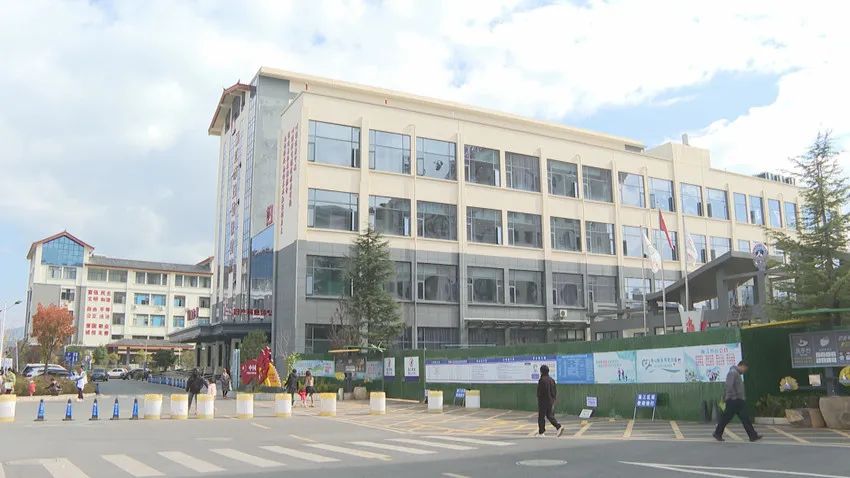 丽江新生儿“落地”即可参保，省去繁琐手续 (2).jpg