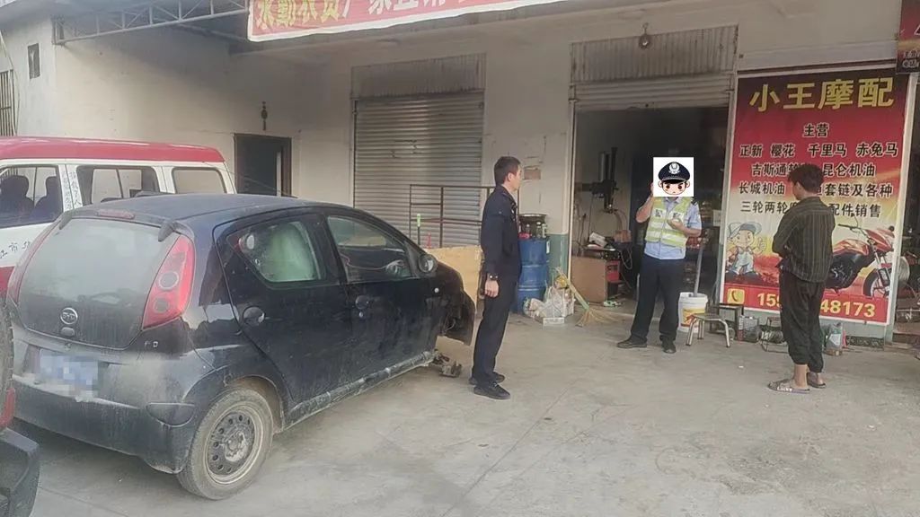 未戴头盔频繁“翘头”：鬼火青年被华坪警方抓获 (2).jpg