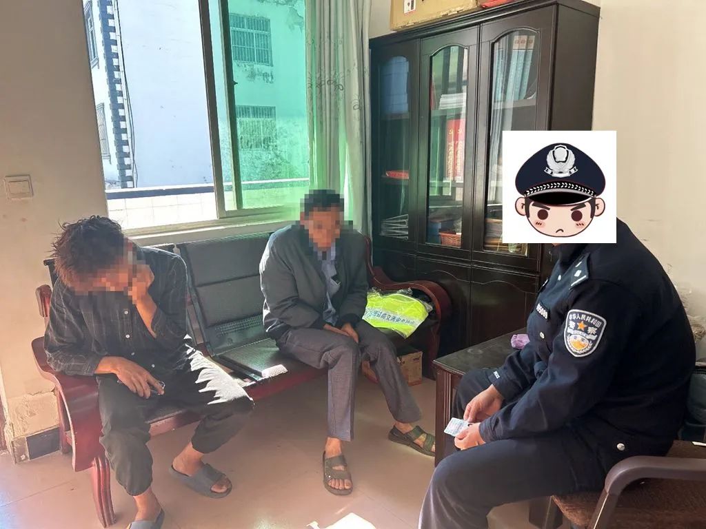 未戴头盔频繁“翘头”：鬼火青年被华坪警方抓获 (3).jpg