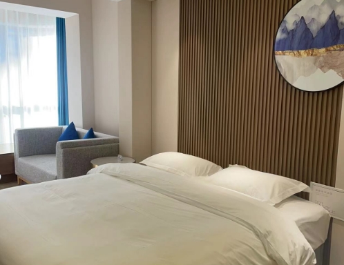 托管民宿接待爆满  业主每月却只有一两百收益 (4).png