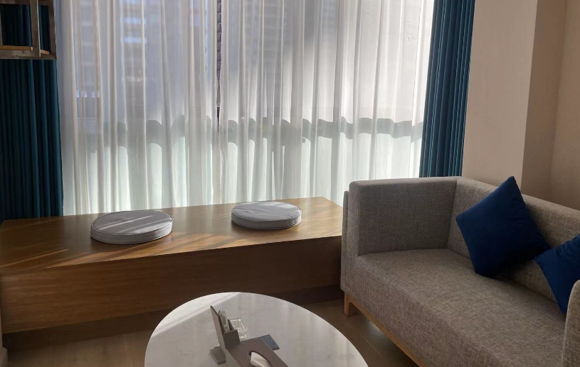 托管民宿接待爆满  业主每月却只有一两百收益 (1).png