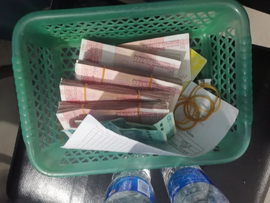 华坪抓获17人涉及10万元的聚众赌博案 再多去3人最少判3年3.jpeg