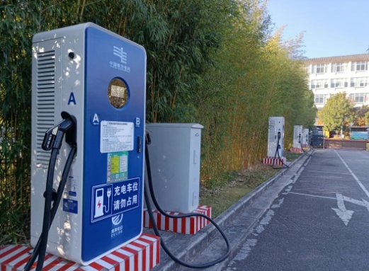 市行政中心100余个停车位将错峰面向市民游客免费开放 (1).png