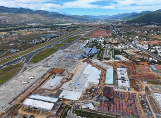 丽江机场三期改扩建工程取得阶段性成效 (2).png