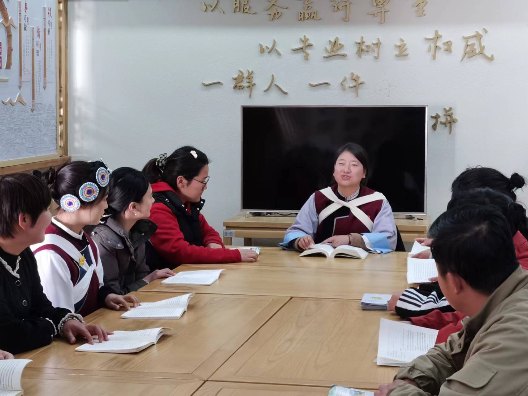 走进全国三八红旗集体典范——大研街道新义社区 共建共享美好社区新篇章2.jpg