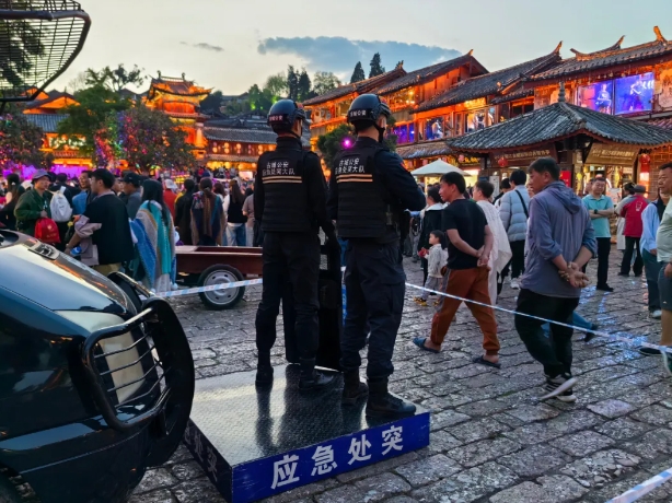 全员在岗 80%上勤 古城公安全力护航“五一”假期 (2).png