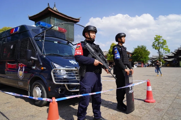 全员在岗 80%上勤 古城公安全力护航“五一”假期 (1).png