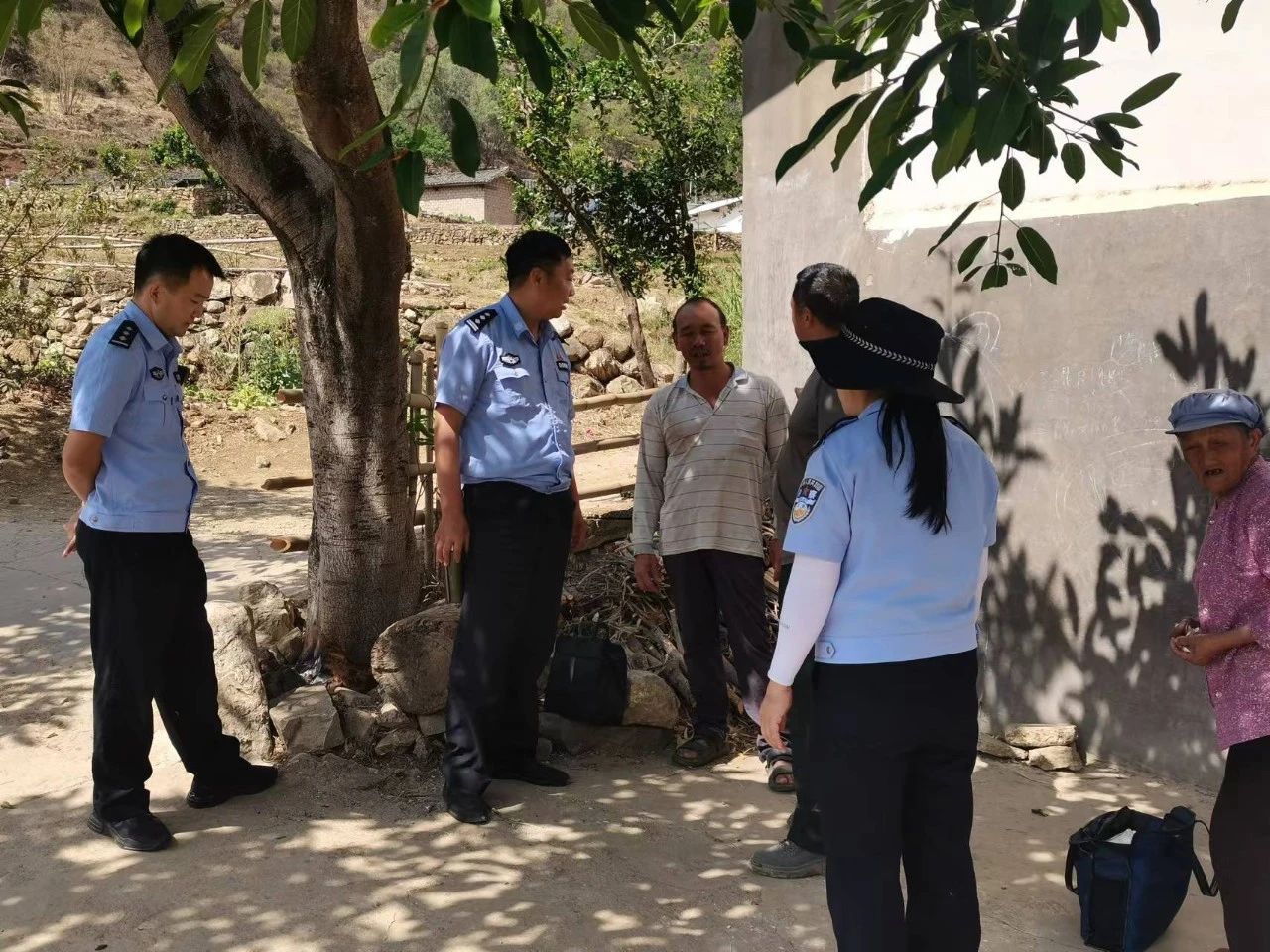 华坪公安开展风险隐患整治基层基础提质严打违法犯罪统一行动7.jpg
