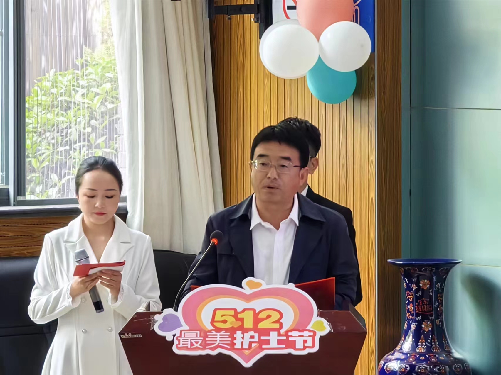 丽江市人民医院成功举办2024年“5.12”国际护士节庆祝表彰大会04.jpg