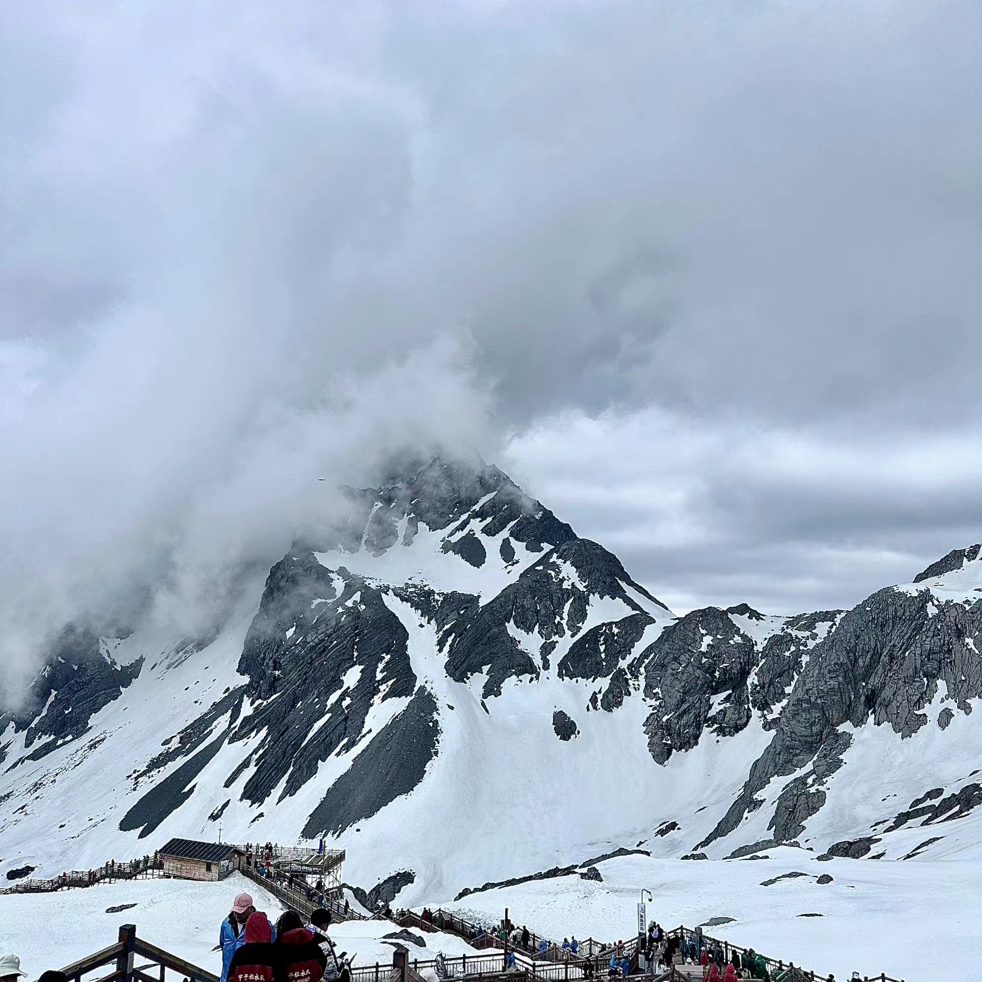 在蓝月谷，我的心随玉龙雪山的云飘荡 (7).jpg