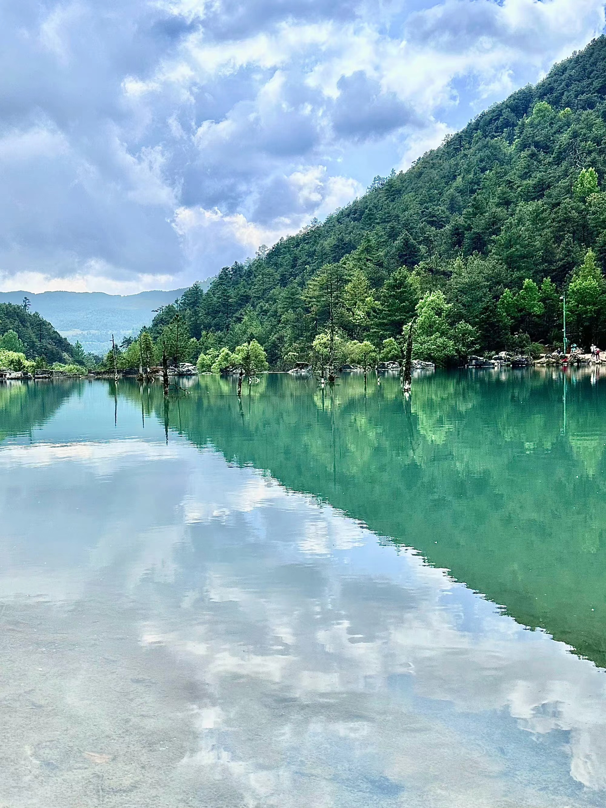 在蓝月谷，我的心随玉龙雪山的云飘荡 (8).jpg