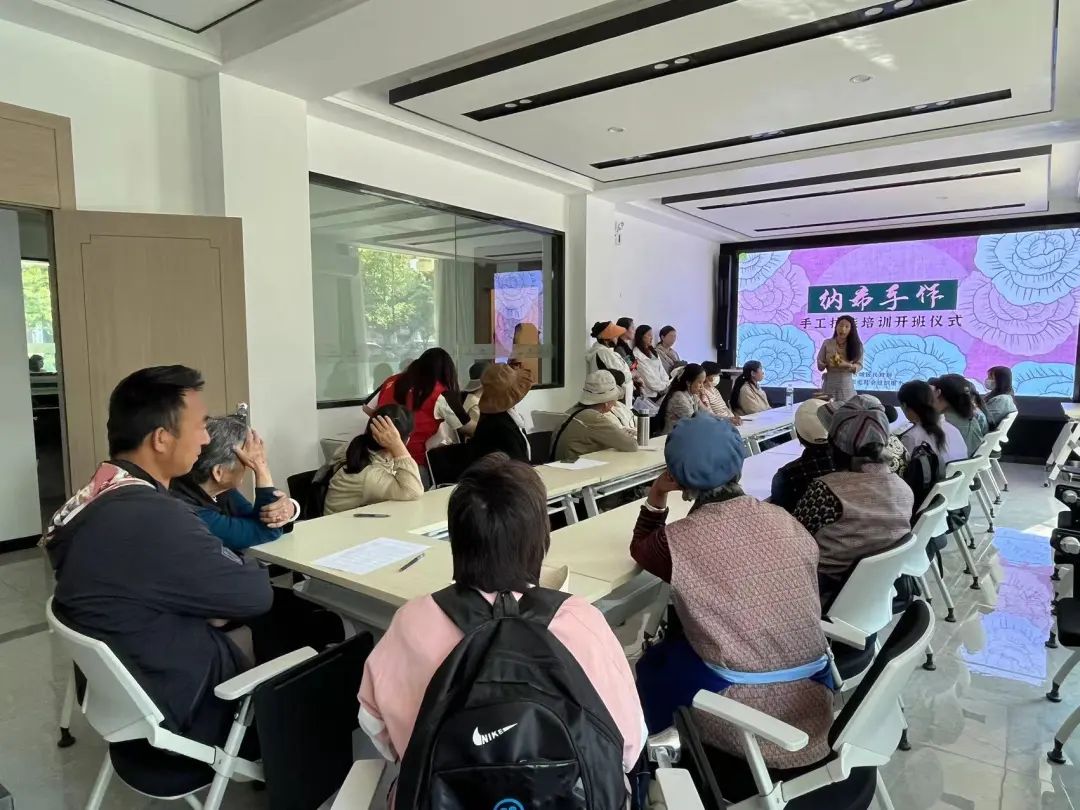 古城区开展“纳希手作”手工技能提升培训01.jpg