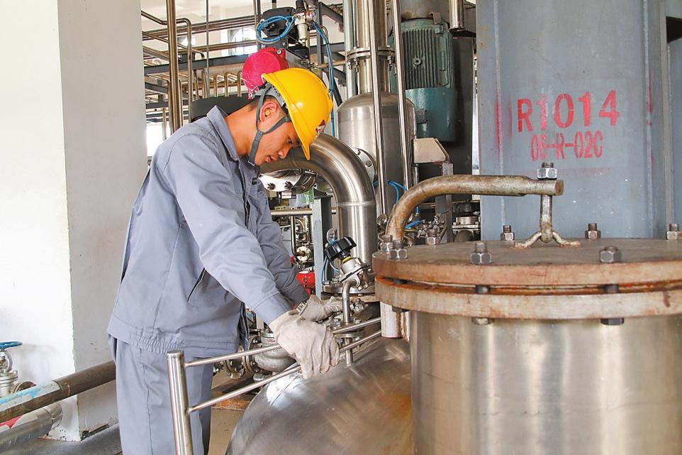 024云南经济这么干  丽江：夯实基础强支撑 守牢底线保安全3.png