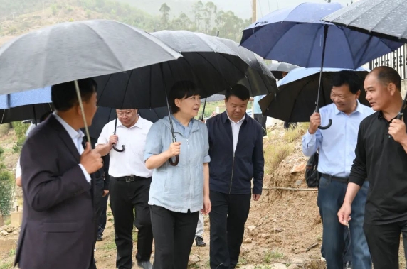 浦虹在永胜调研时强调：迅速进入状态压实各级责任 全力守护人民群众生命财产安全 (2).png