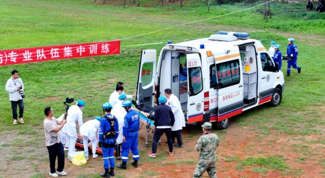 丽江市开展国防动员（人防）专业队集中点验和实战训练 (1).png