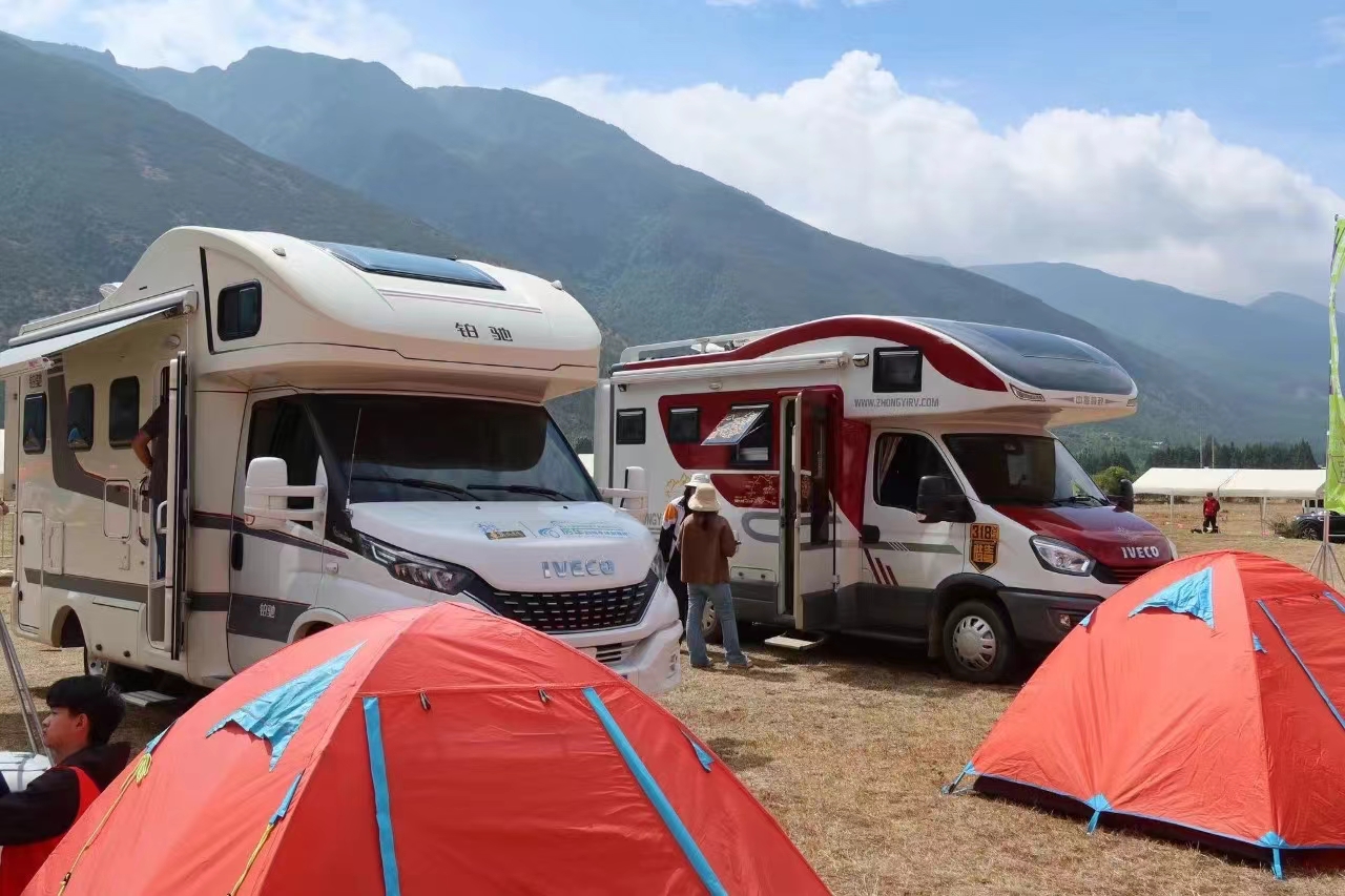 白沙古镇停车场“不能做饭不能接水”遭吐槽  引发网友热议 (7).jpg