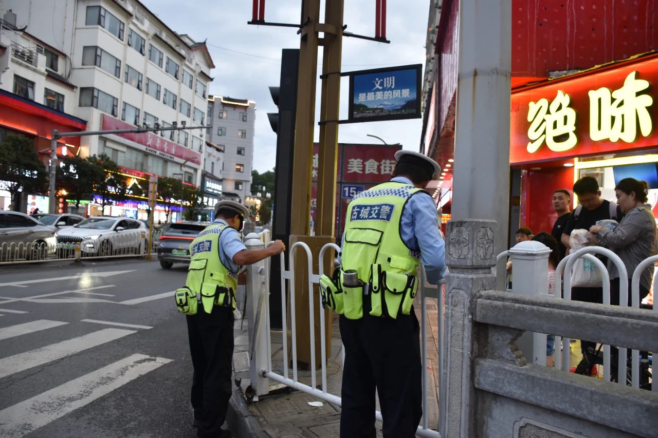 注意！暑期丽江这个路口人行道通行有调整03.jpg