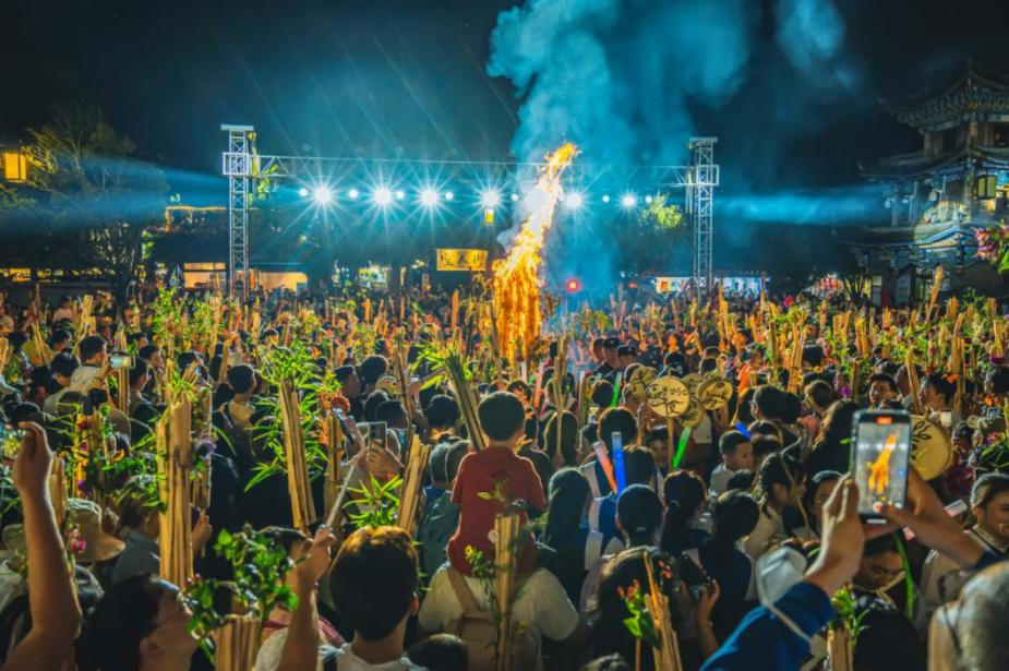 束河火把节活动来咯 萤火集市摊位招募中点亮你的创意摊位 1.png