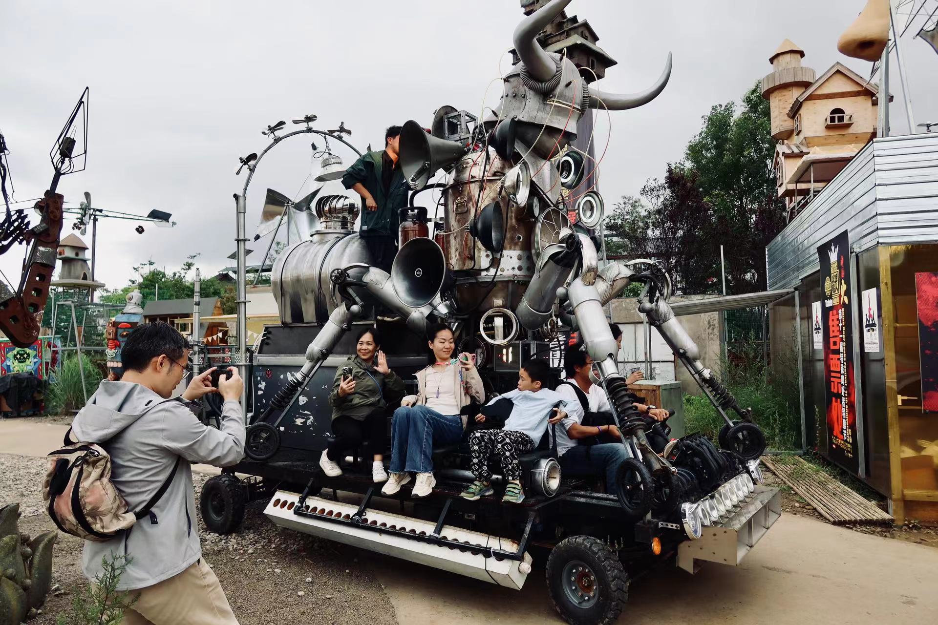 荒野之国创新诠释丽江艺术火把节  非传统，超好玩！ (11).jpg