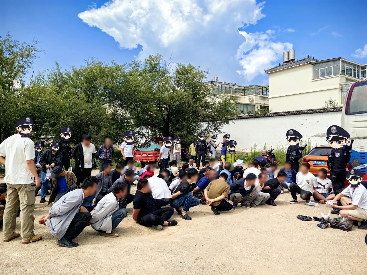 古城公安成功捣毁一个流动赌博窝点 现场抓获51人！2.jpg