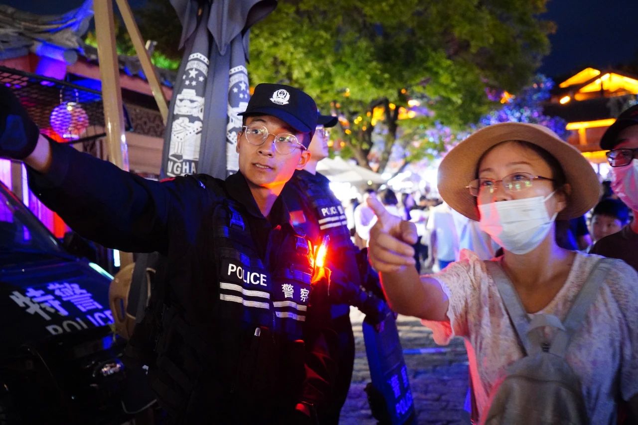 10526警力联动，259名违法者落网，丽江警方守护平安不眠夜01.jpg