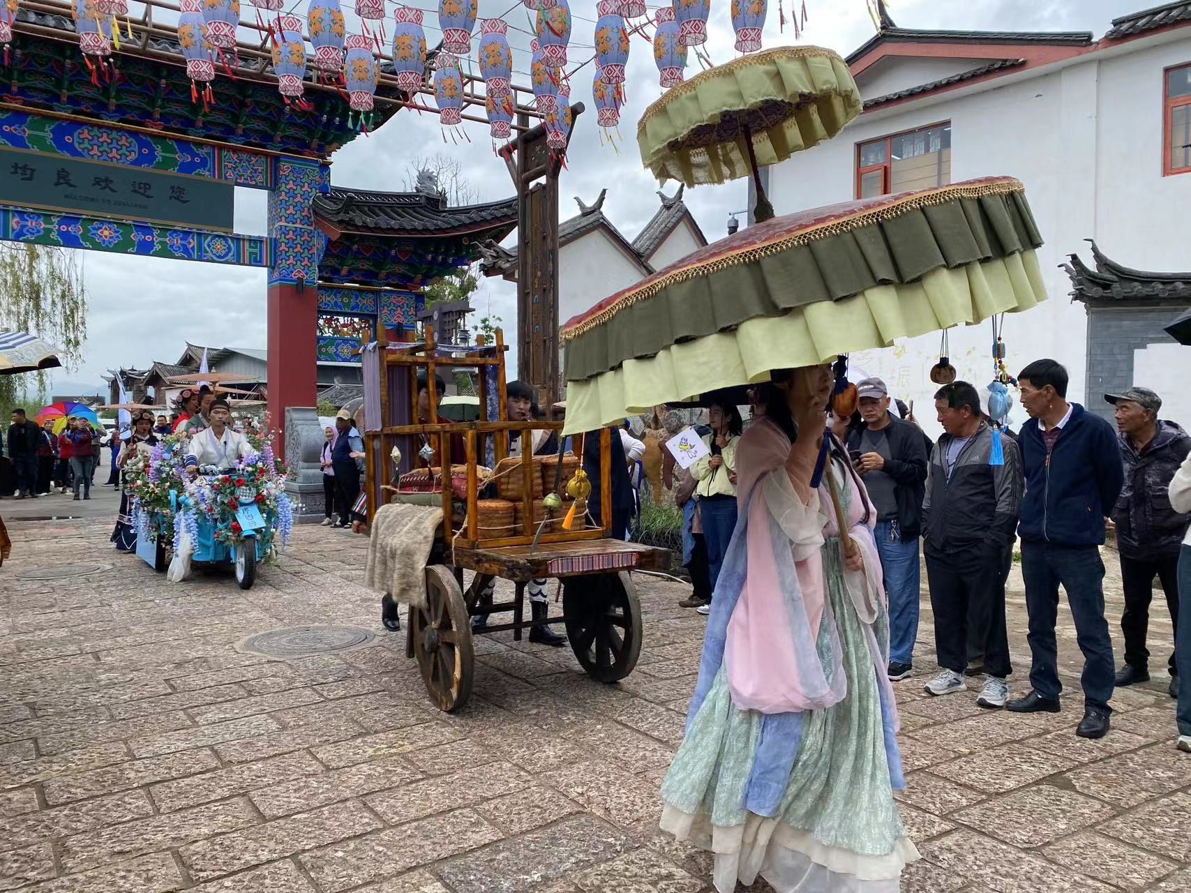 全国首个沉浸式主题村落亮相  序山海等你来探秘 (3).jpg