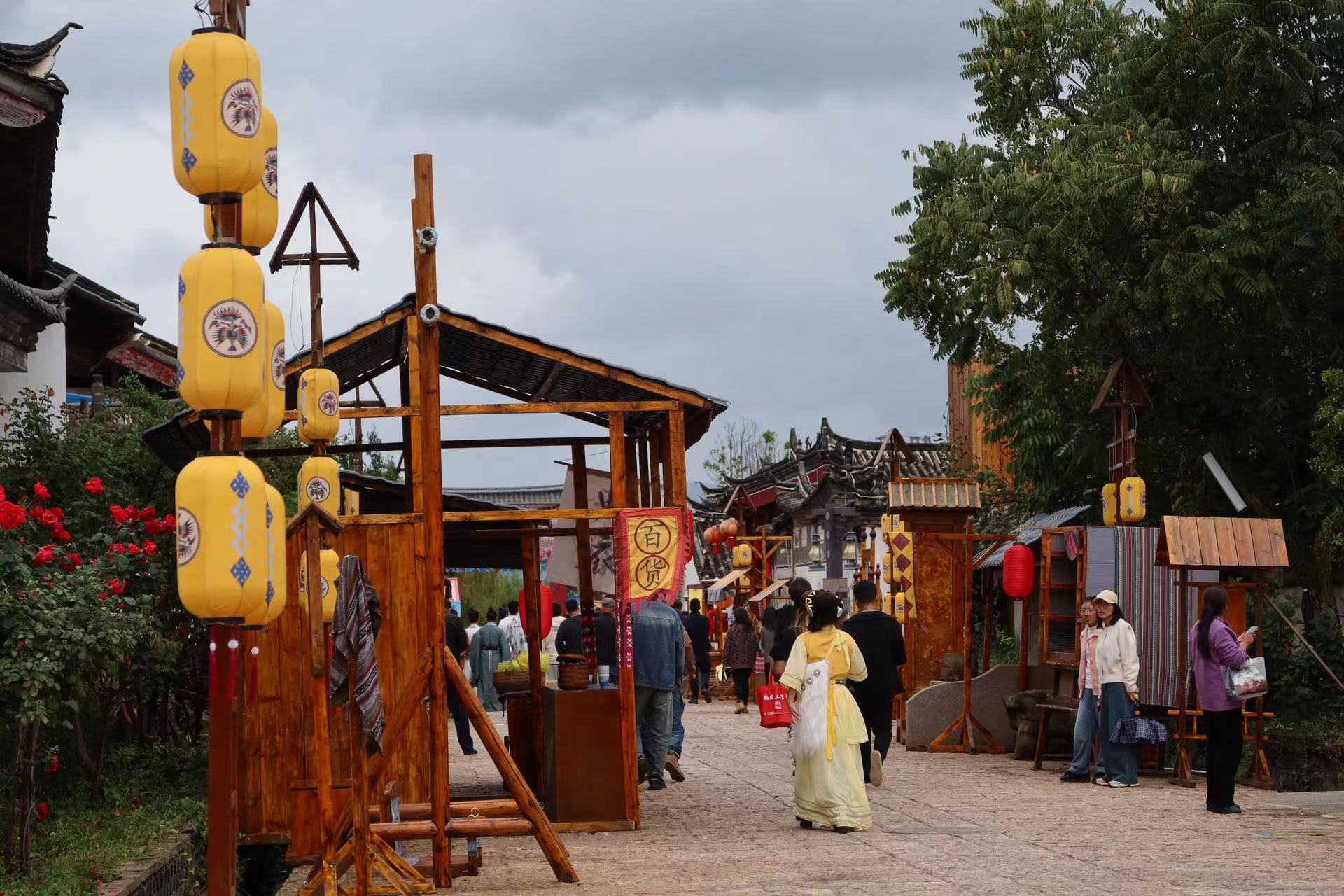 全国首个沉浸式主题村落亮相  序山海等你来探秘 (6).jpg